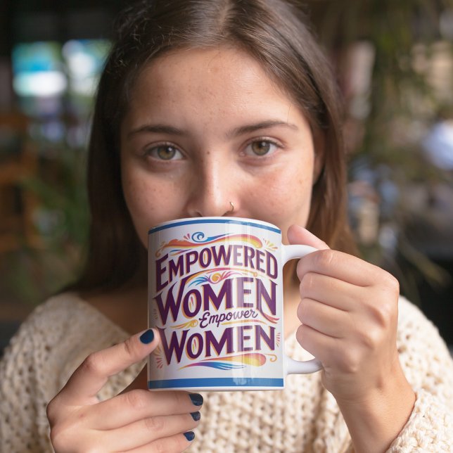Förstärkta kvinnor ger kvinnor Mugg (Empower someone special with this, "Empowered women empower women" mug! )
