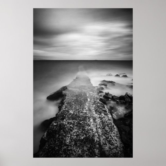 Förstörande pir i havet poster (Framsidan)