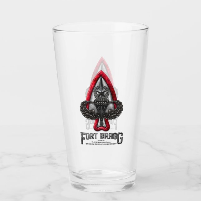 Fort Bragg 16 oz Pint Glass Glaskopp (Framsida)