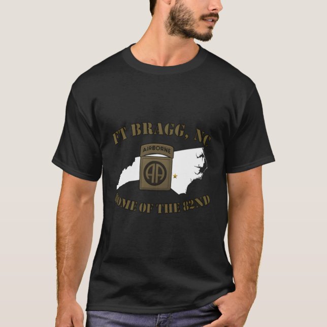 Fort Bragg Militär Base-Fayettevillenc T Shirt (Framsida)