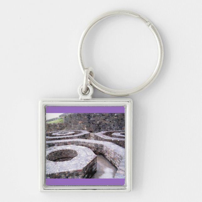 Fort Charles Fyrkantig Silverfärgad Nyckelring (Framsidan)