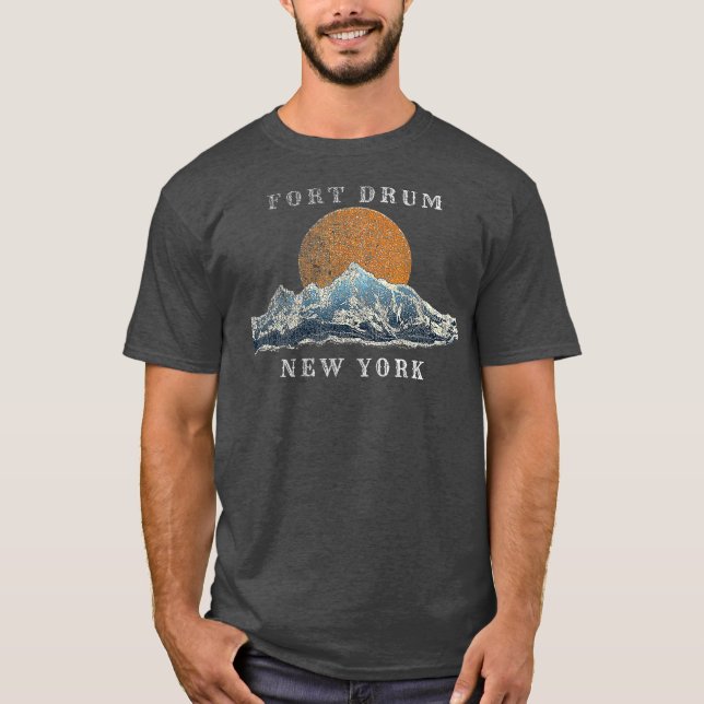 Fort Drum New York Mountain Sunset Scene T Shirt (Framsida)