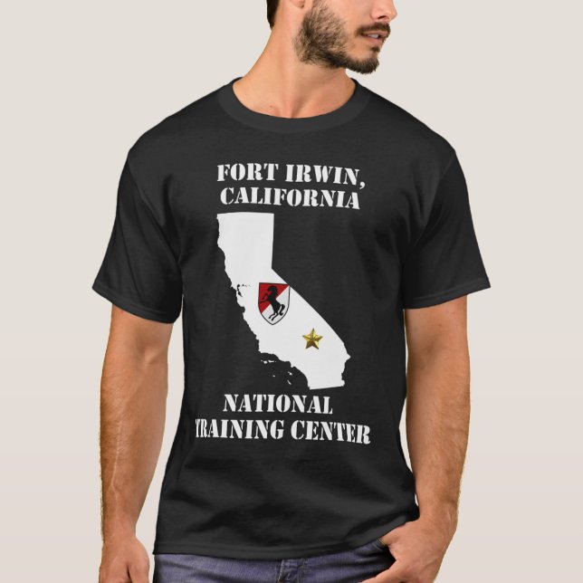 Fort Irwin-militärbasen - Armépost i Kalifornien T Shirt (Framsida)