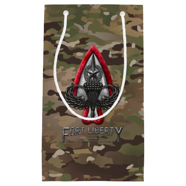 Fort Liberty Camo (Framsidan)