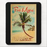 Fort Myers Florida Handflatan Träd Beach Vintage r Musmatta<br><div class="desc">Fort Myers Florida-konstruktionen i Vintage resor stil med ett handflatan-träd på stranden med hav och himlar.</div>