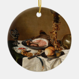 Fortfarande liv med skinka, bokar och prydnadsfart julgransprydnad keramik