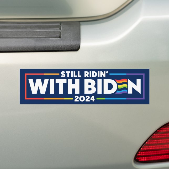 Fortfarande med Biden 2024 LGBTQ Bildekal (På Bil)