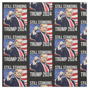 Fortfarande stående Donald Trump 2024 Fist Pump Am Tyg