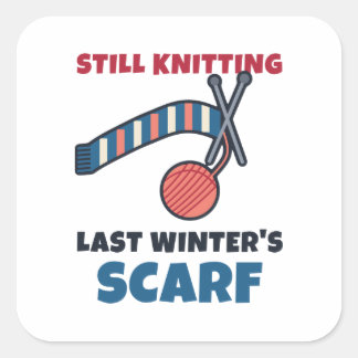 Fortfarande stickar vinterns scarf Rolig stickare Fyrkantigt Klistermärke