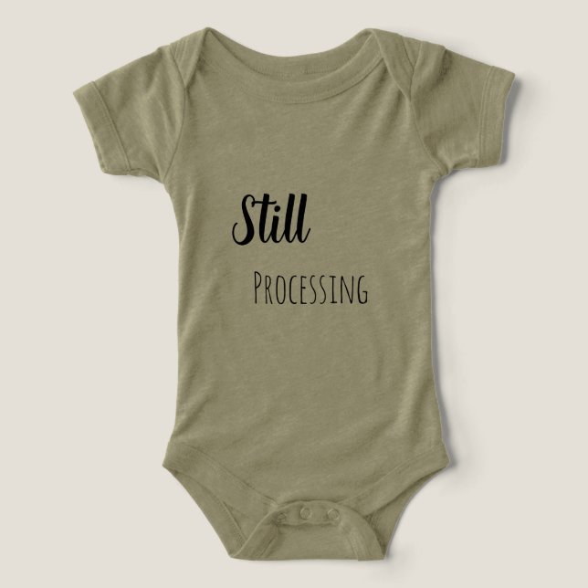 Fortfarande under behandling t shirt (Design Framsida)