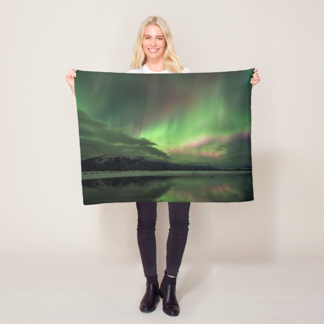 Förtjusande Aurora Fleecefilt (På plats)