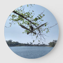 förtjusande sjö-sidvy stor klocka