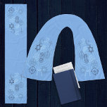 Förtroendeminister Stole (Himlar Blue) Sjal<br><div class="desc">Vackra scarf i himlar blå skuggor med symboler för olika religioner och en labyrint i bakgrunden. Lämplig för en interreligiös minister till användan som en ceremoniell stals.</div>