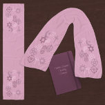Förtroendeminister Stole (Rosa) Sjal<br><div class="desc">Vackra scarf i muterade rosor med symboler för olika religioner och en labyrint i bakgrunden. Lämplig för en interreligiös minister till användan som en ceremoniell stals.</div>
