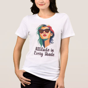 Förtrolig färgstark kvinna i Porträtt T Shirt