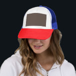 Förtrolig mot en Snyggt Brown Wall Keps<br><div class="desc">Stega upp ditt spel med en klassad affärsmans utrustning. Den här mannen i kostym och binder bort självförtroende och stil mot en brun vägg, perfekt för en formell miljö."</div>