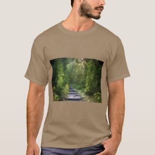Förtrollad Skog – Lugn, Naturlig & Inspirerande T Shirt