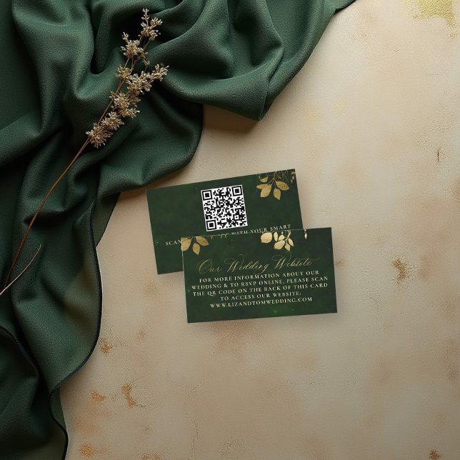 Förtrollad Skogslöv Bröllopswebbplats QR-kod  Tilläggskort (enchanted forest wedding theme wedding website qr insert card gold foliage hunter green gold elegant)