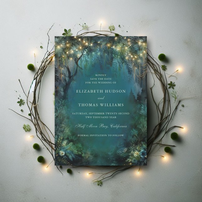 Förtrollade Skogens Änglsljus Skogbröllop Spara Datumet (enchanted forest woodland wedding save the date card emerald gold magic fairy tale)