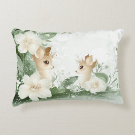 Förtrollade skogsplanteringar i en Blommigt Haven Prydnadskudde