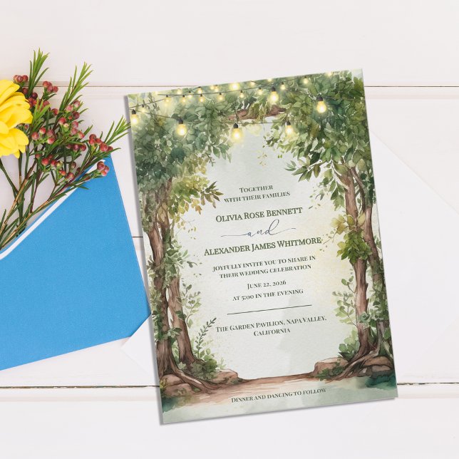 Förtrollade trädgårdssnurlights bröllopsinbjudan inbjudan vykort (Enchanted Garden String Lights Wedding Invitation | Rustic Outdoor Wedding Invite)