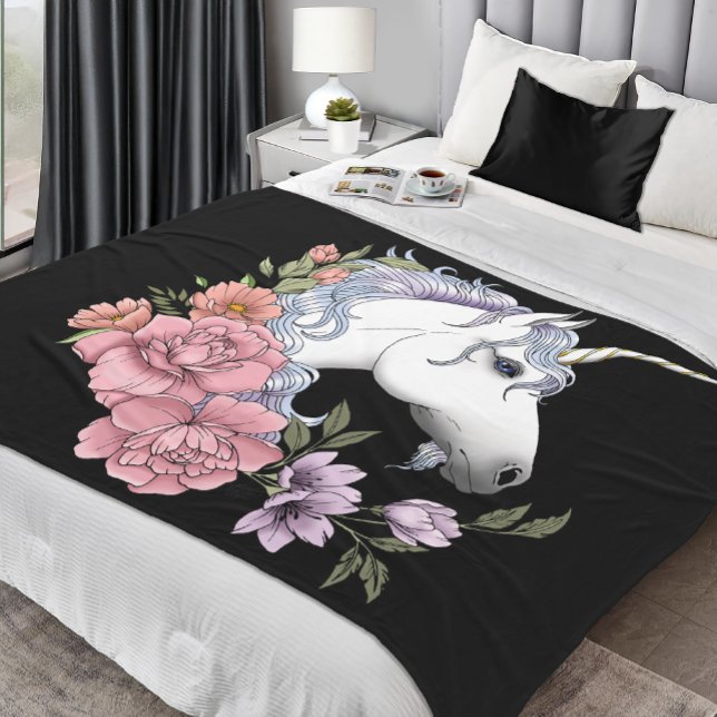 Förtrollade vita enhörningsblommor rosa svart fleecefilt (Skapare uppladdad)