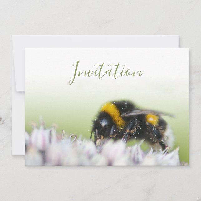 Förtrollande inbjudningskort med blomma och bi (Framsida)