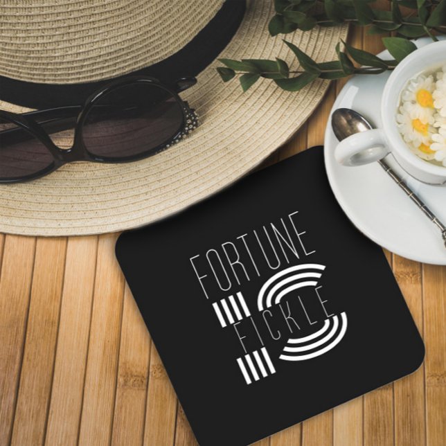Fortune är ombytligt ordspråk svart vitt underlägg papper kvadrat (Skapare uppladdad)