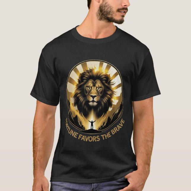 Fortune Favours The Brave Golden Lion King Mountai T Shirt (Framsida)