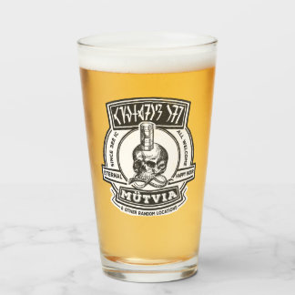 Fortune's End Pint Glass, White Background Glaskopp