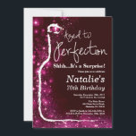 Förvåna 70th födelsedagvin som åldras till inbjudningar<br><div class="desc">Förvåna den 70th vinfödelsedaginbjudan. Åldrats till perfektion. Svart- och rosaglitter. Rött vin. Vinavsmakninginbjudan. Svart och guld- glitterchampagne. 18th 20th 21st 30th 40th 50th 60th 70th 80th 90:e 100.,  något åldras. Behaga klickar "skräddarsy den" knäppas och använder vårt designverktyg för att ändra denna mall för mer ytterligare customization.</div>