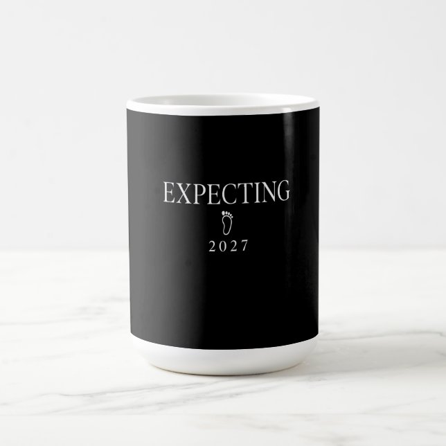 Förväntar 2027 | Bebisannonseringsdesign Kaffemugg (Center)