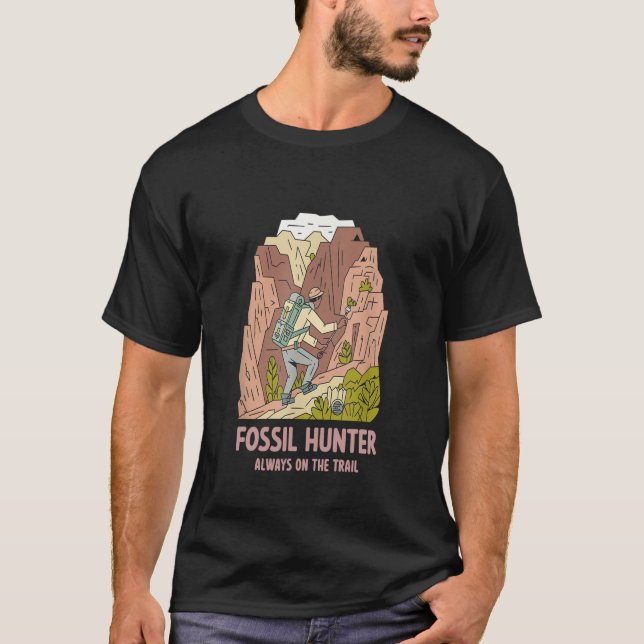 Fossil Hunter alltid på spåret T Shirt (Framsida)