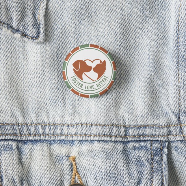 Foster kärlek Upprepa jordnära grafisk pin Knapp (Retro Pet Rescue appreciation button)