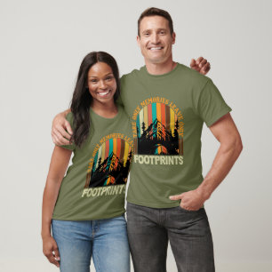 Fotavtryck av inspirationsminnen på camping i ord- t shirt