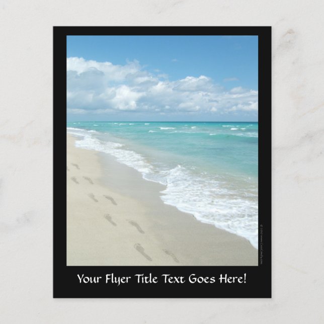 Fotavtryck på vit Sandy Beach, Scenia Aqua Blue Flygblad (Framsidan)