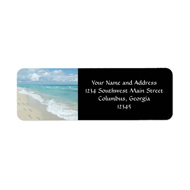 Fotavtryck på vit Sandy Beach, Scenia Aqua Blue Returadress Etikett (Framsidan)