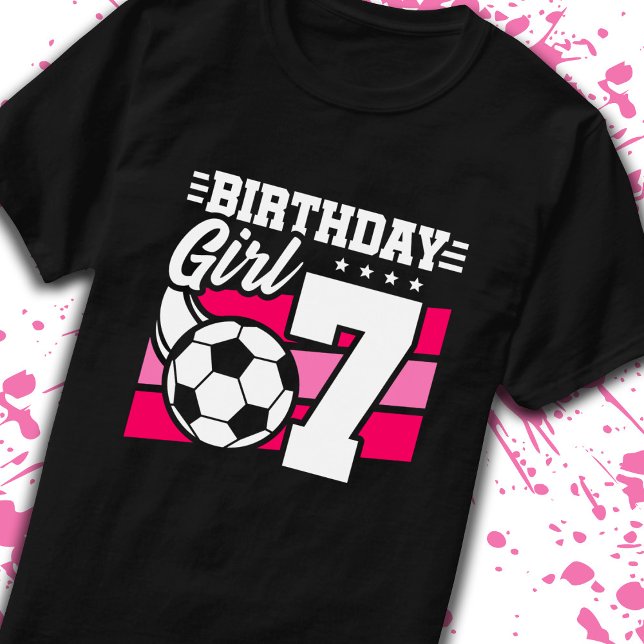 Fotboll 7 år gammal flicka i 7:e t shirt (Skapare uppladdad)