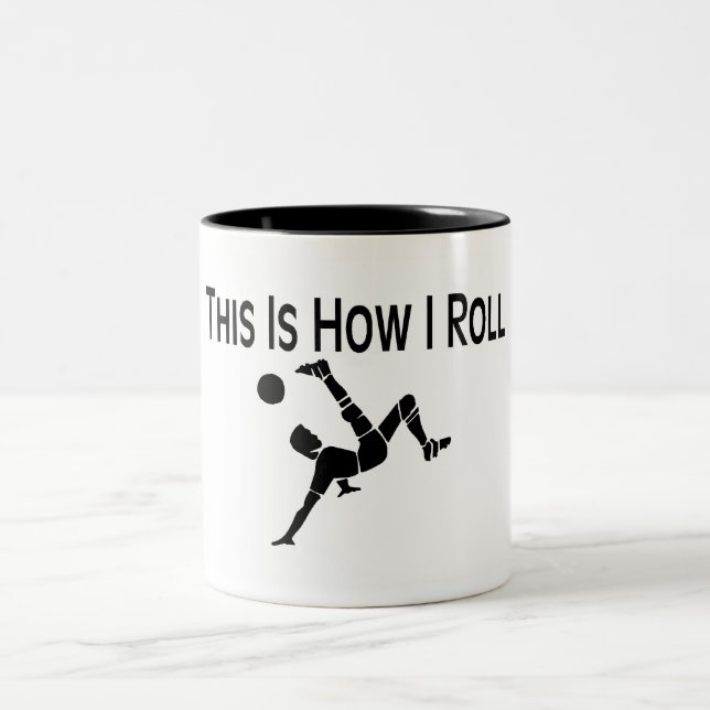 Fotboll detta är hur jag rullar fotbollspelare Två-Tonad mugg (Center)