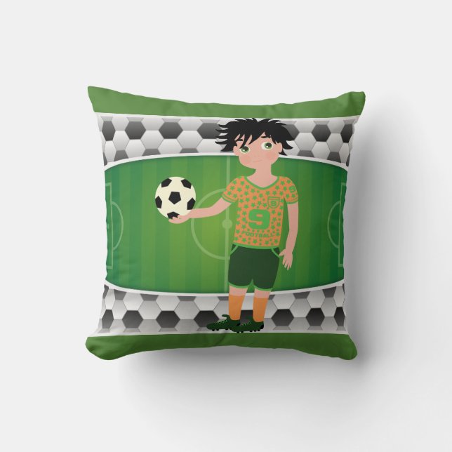 Fotboll Fält och Bollar med Boy Holding Boll Kudde (Framsida)