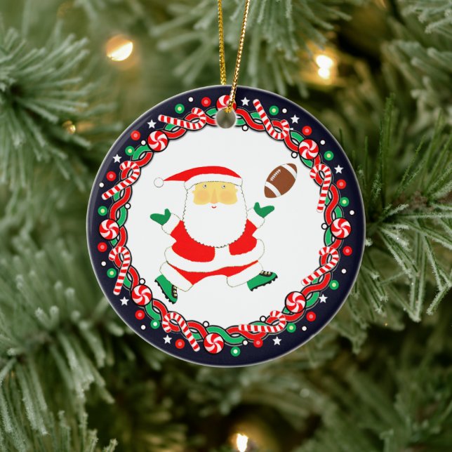 Fotboll Holiday Present Keramisk Ornament (Träd)