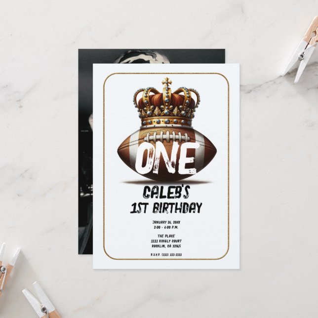 Fotboll King Gold Krona Foto Bakgrund 1-årsdag Inbjudningar (Fram/Back In Situ)
