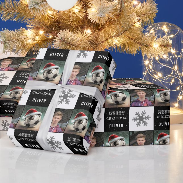 Fotboll med jultomteluva Snöflinga Foto  Presentpapper (Helgdagar)