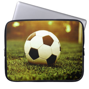 Fotboll på gräs laptop fodral