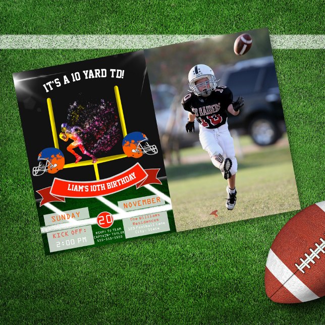 Fotboll Touch Down Foto Barnkalas Inbjudningar (A great football personal birthday invitation. Add your child's photo and make it a touchdown party!)