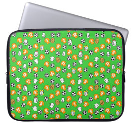 Fotbollar, Apelsinska Tröjor, & Fans Laptop Fodral