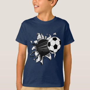 Fotbollboll som ut slår sönder t shirt