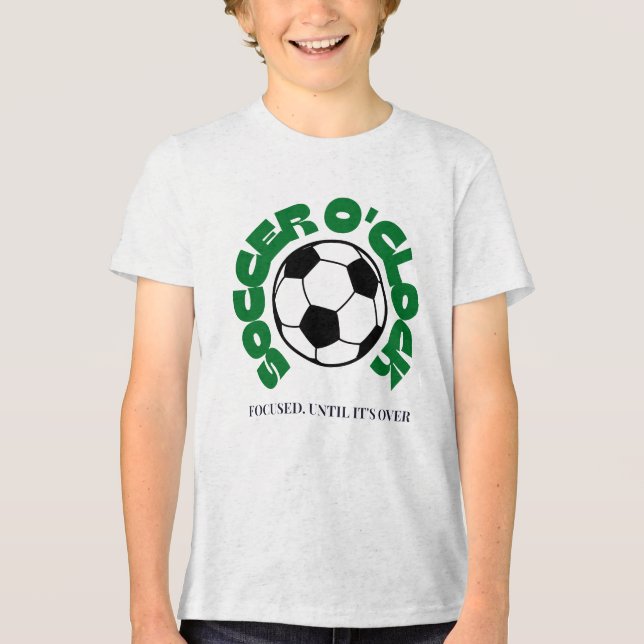 Fotbolls O'Clock – Fokuserad Tills Det Är Över | F T Shirt (Framsida)