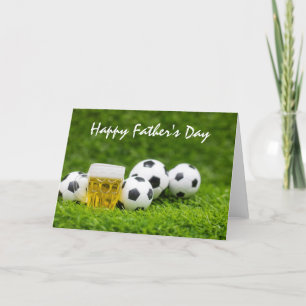 Fotbollsdagen Lycklig Far med boll på gräs Pappa Helgkort