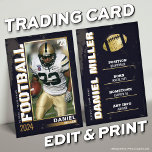 Fotbollskort, fotbollsspelarkort Guld<br><div class="desc">Fira din stjärnspelare med vårt fotbollskort Guld Edition Anpassningsbar Trading Card! Fullständigt anpassade med ett foto,  en statistik och framgångar. Det här slimmade kortet är perfekt för grupppresenter,  prisutdelningar eller personliga minnesplatser.</div>